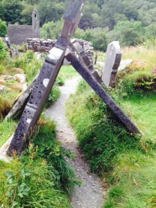 grave glendalough